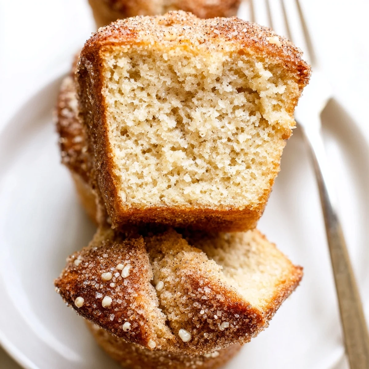 Golden-brown coffee cream soda muffin scones, featuring a tender texture and rich aroma.